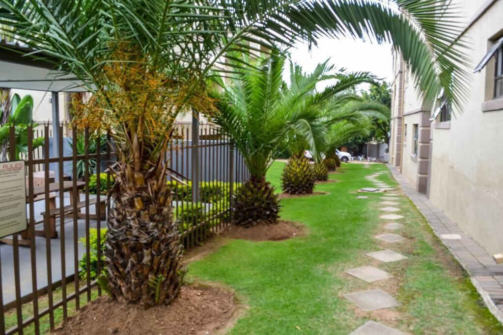 Peaceful Gateaway - 2 Bed Apartment In Sunninghill With Back-Up Power Sandton Exterior foto