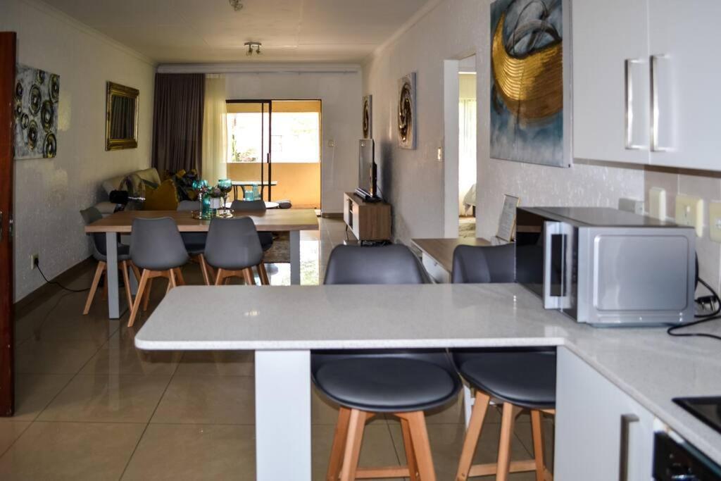 Peaceful Gateaway - 2 Bed Apartment In Sunninghill With Back-Up Power Sandton Exterior foto